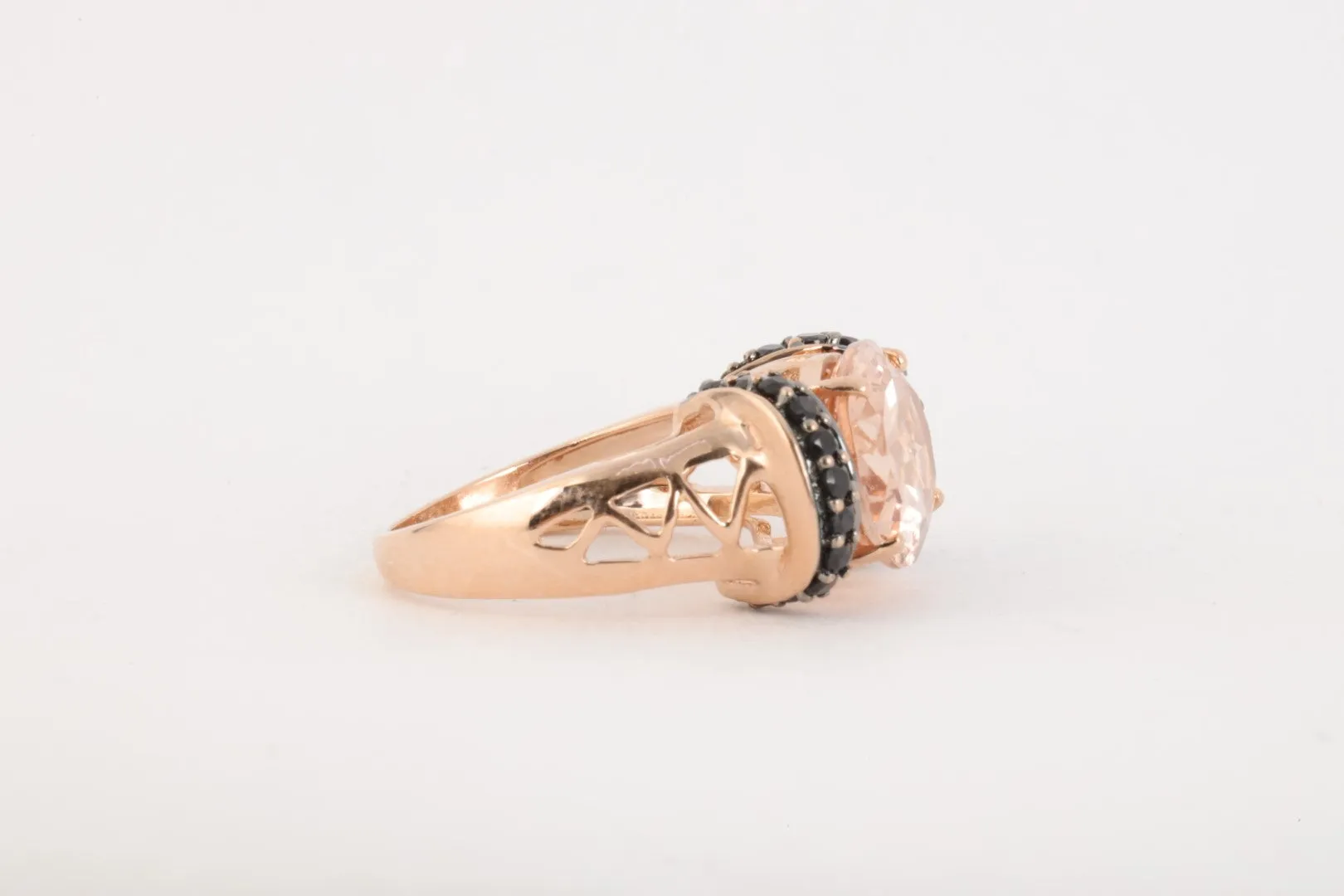 14k Rose Gold 8.55tcw Rose Quartz & 0.73tcw Black Diamond Ring Size 5 (5.69g.)