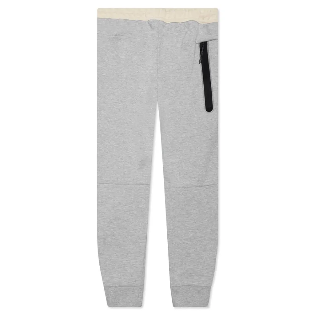 Sportswear Tech Fleece Joggers - Dark Heather Grey/Rattan/Black